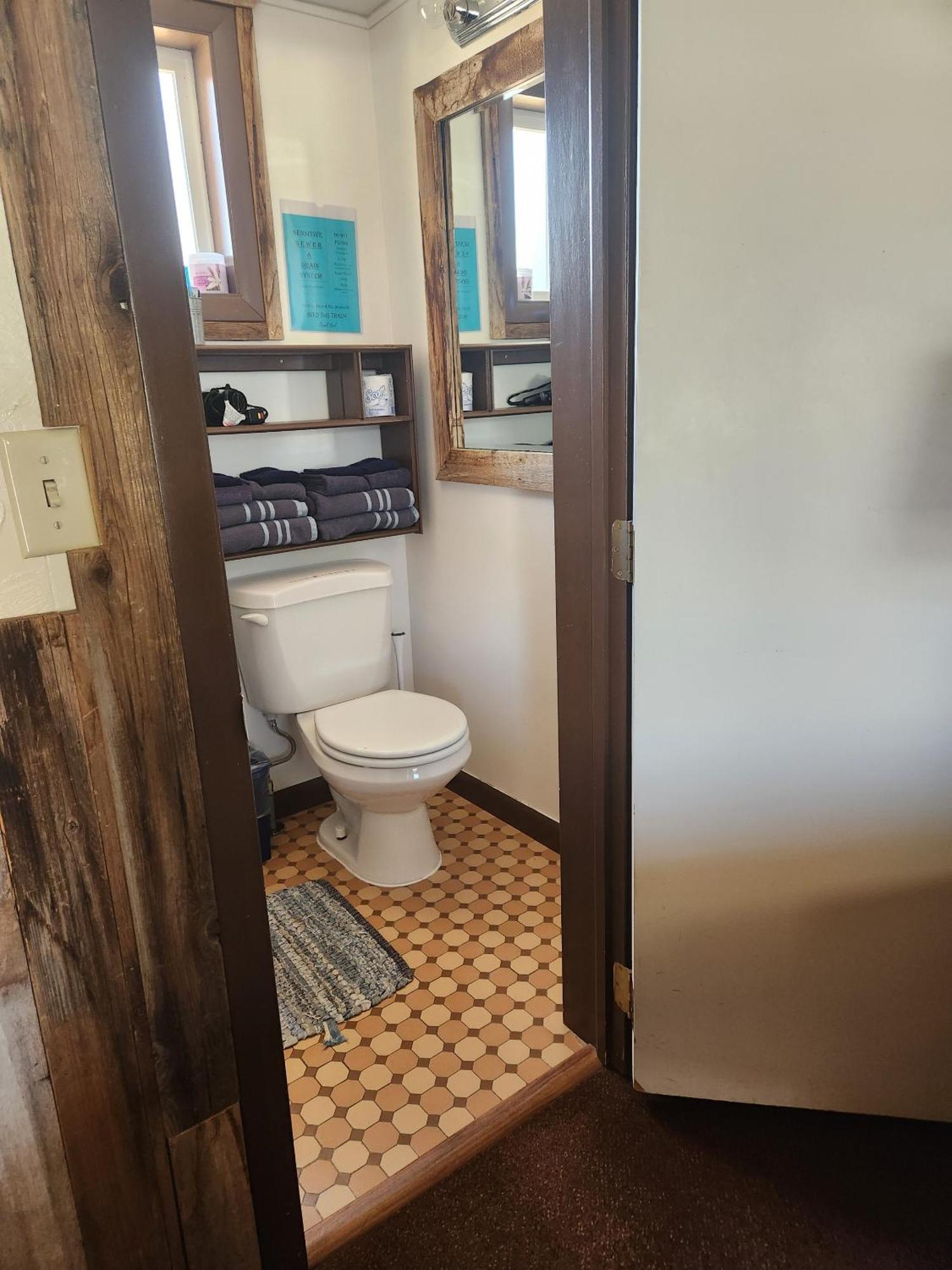 Cowboy Country Inn Escalante Room photo