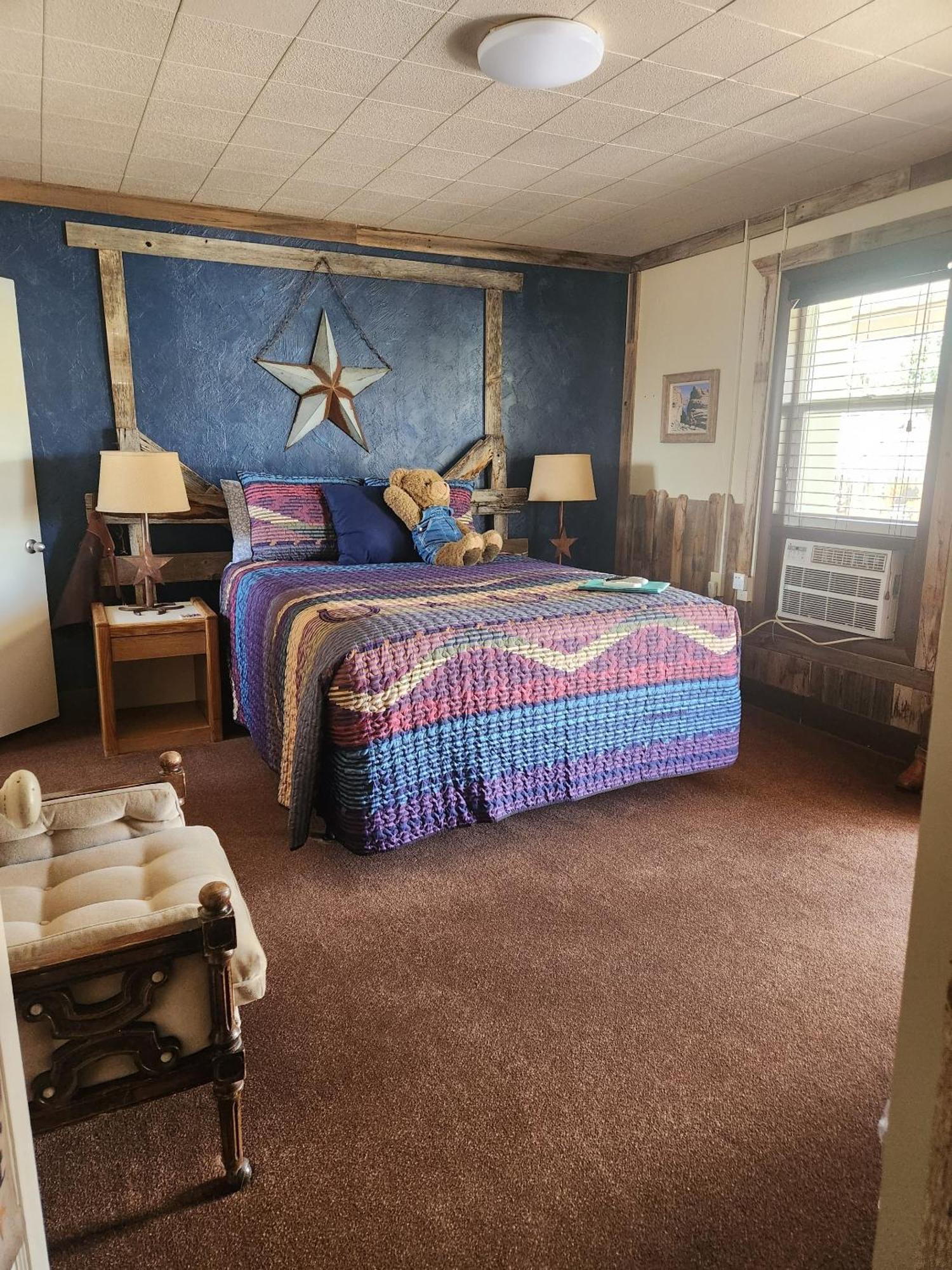 Cowboy Country Inn Escalante Room photo