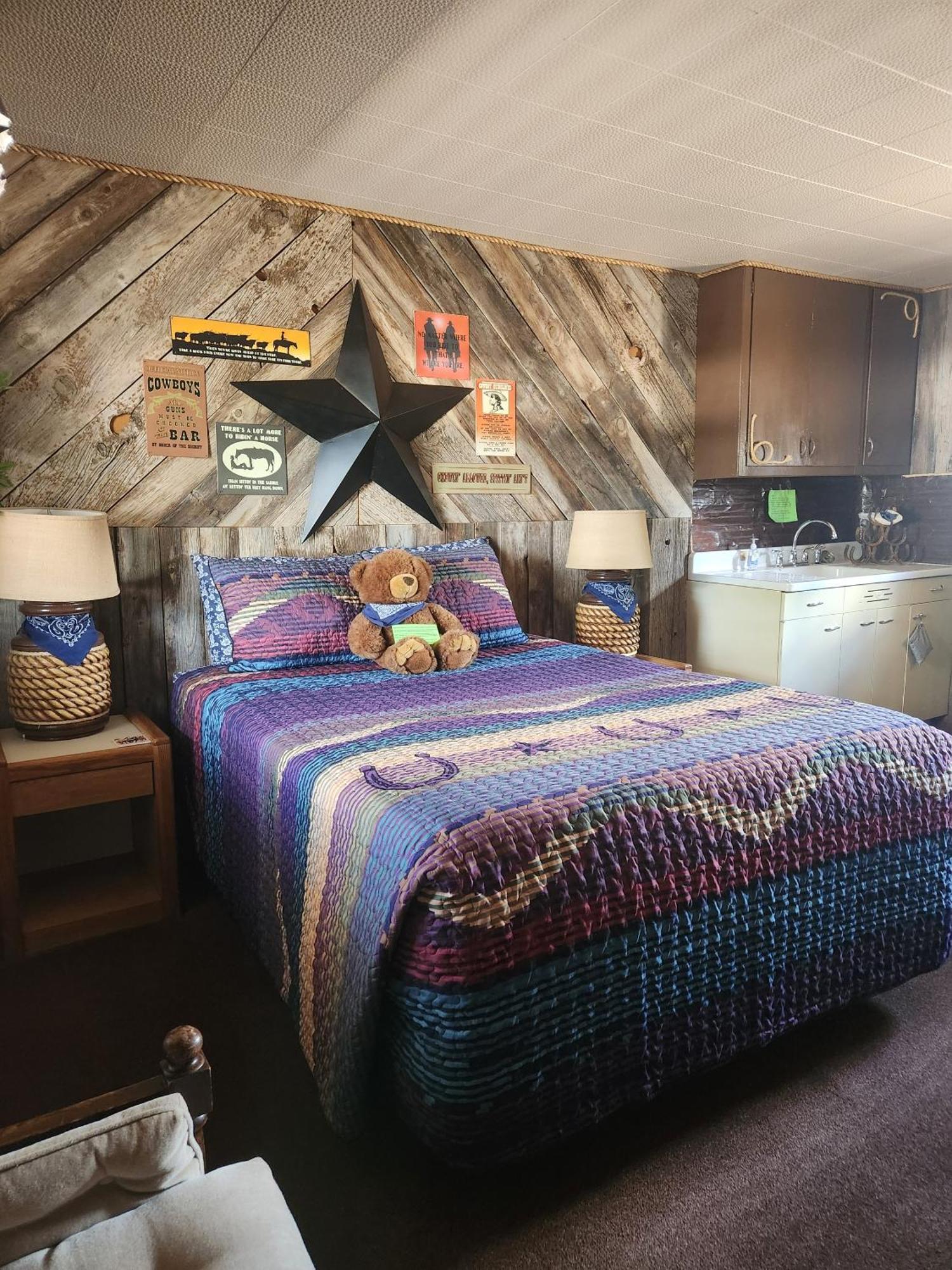 Cowboy Country Inn Escalante Room photo