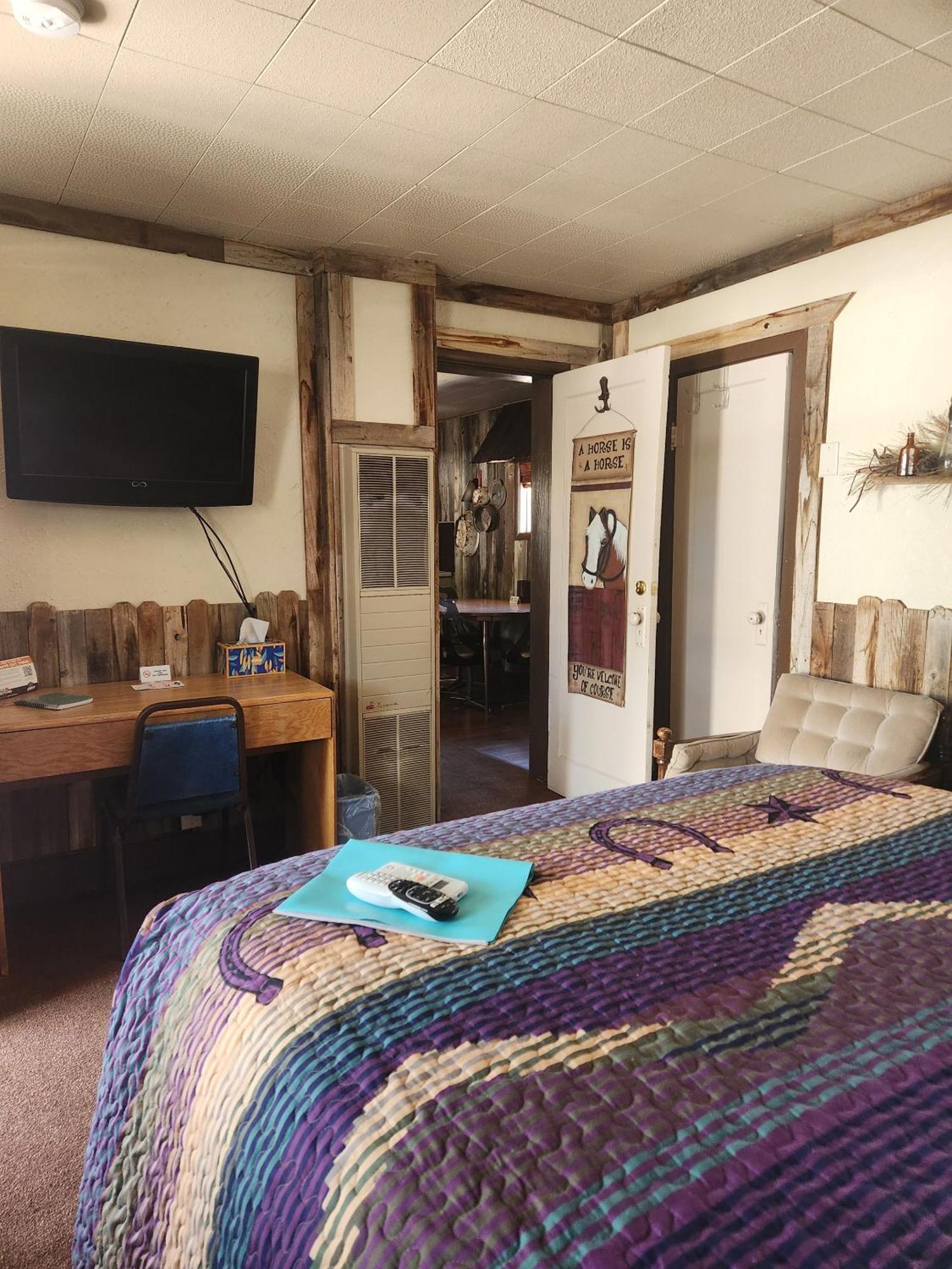 Cowboy Country Inn Escalante Room photo