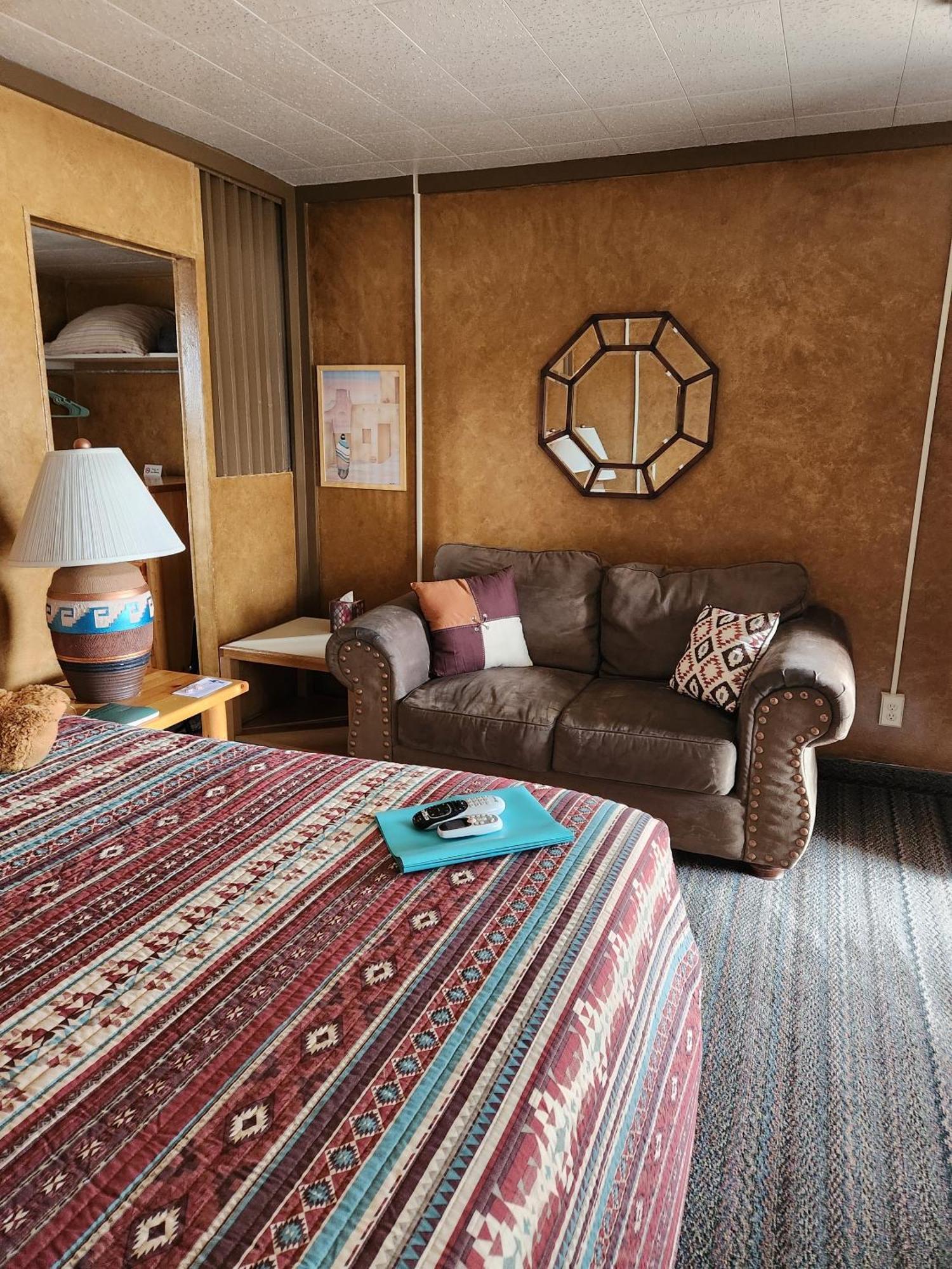 Cowboy Country Inn Escalante Room photo