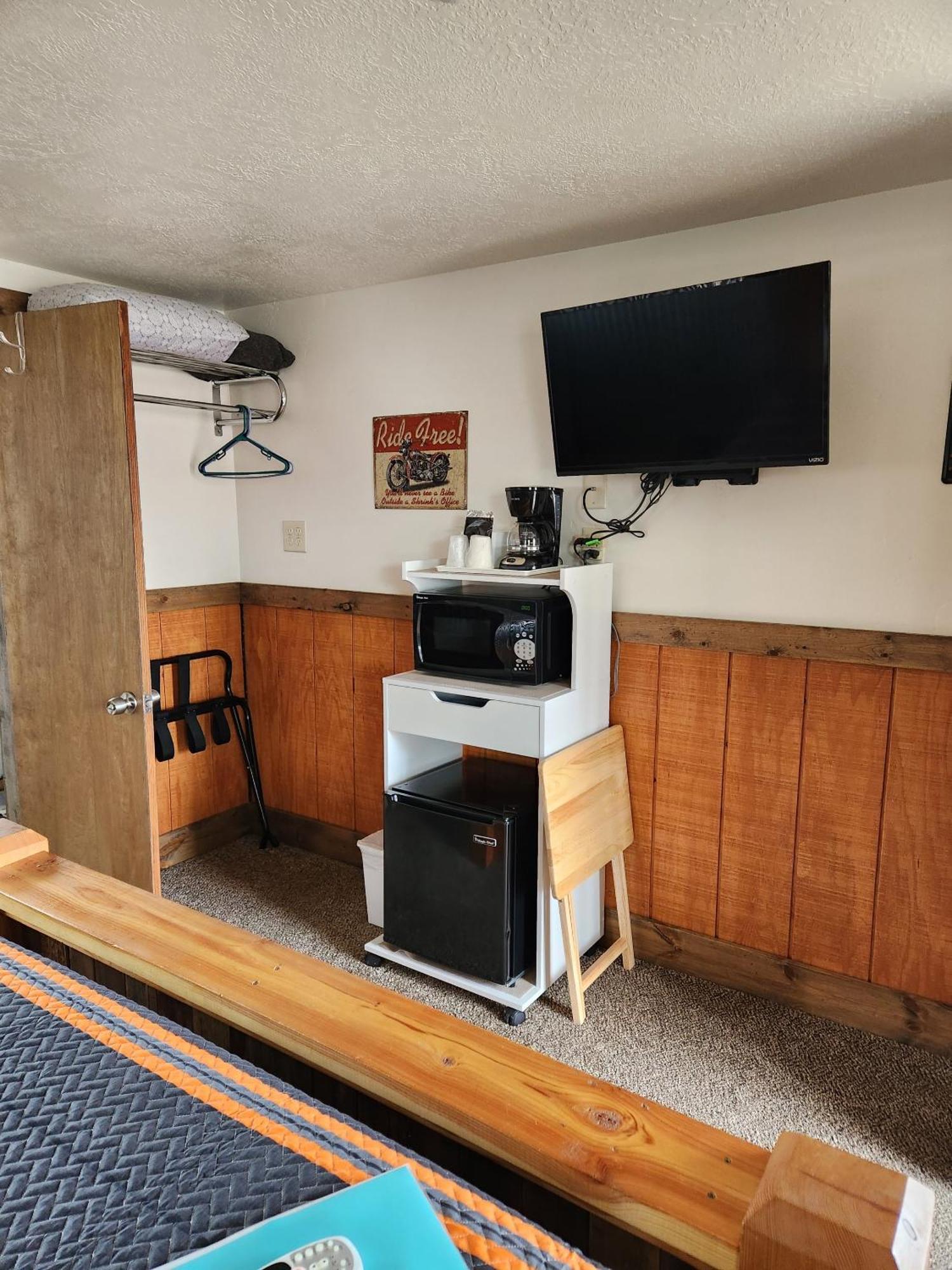 Cowboy Country Inn Escalante Room photo