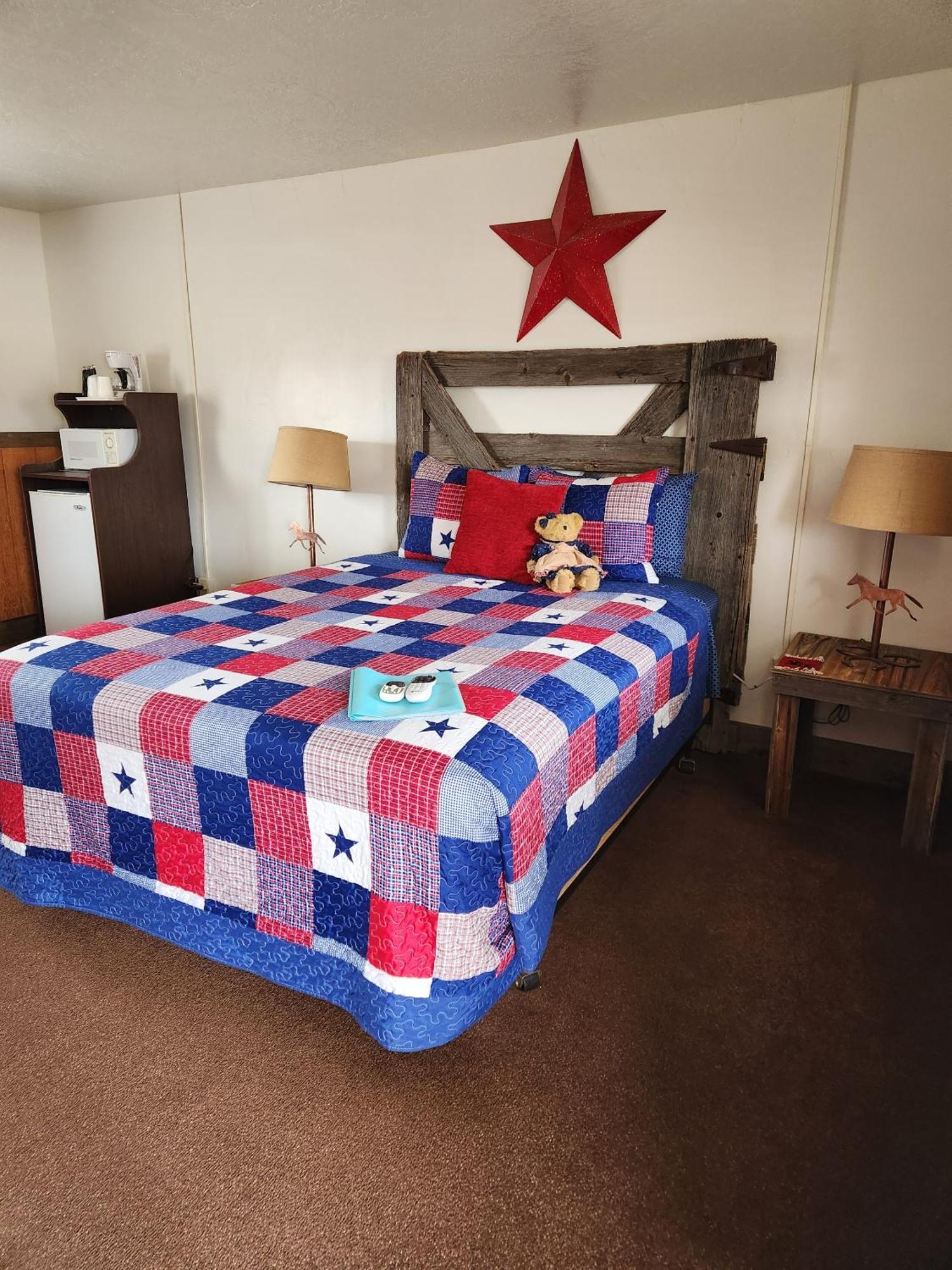 Cowboy Country Inn Escalante Room photo