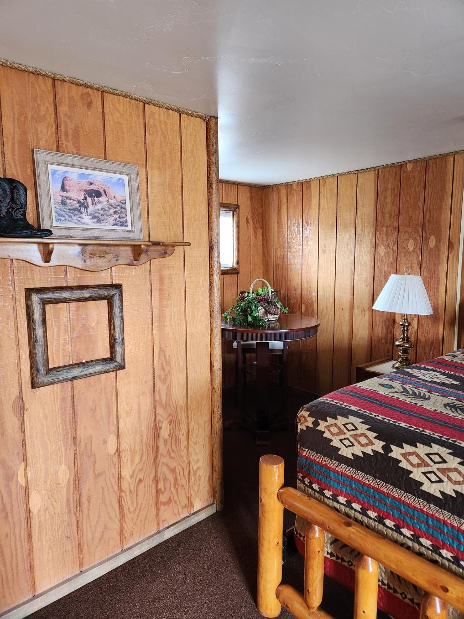 Cowboy Country Inn Escalante Room photo